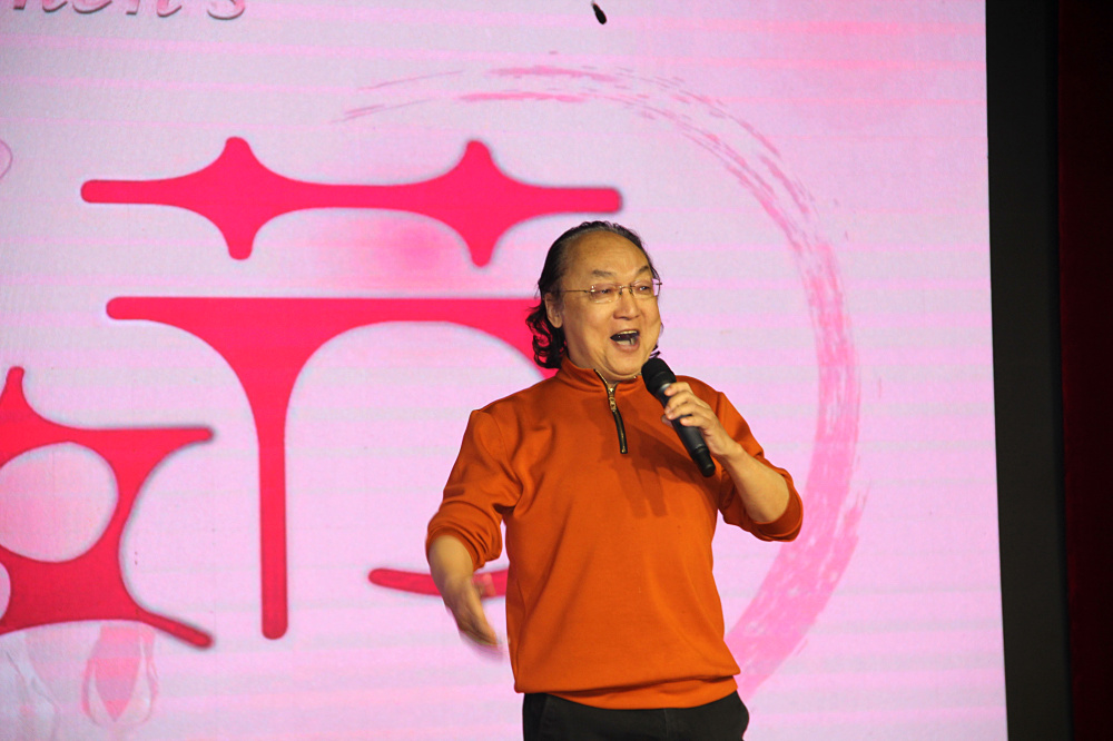 节目2独唱《等待》 (2).jpg