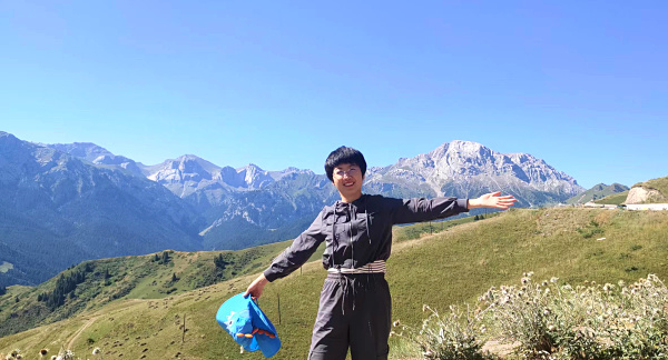 方功焕单人照 (2).jpg